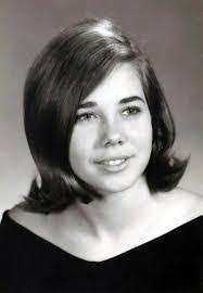 Gloria Miranda's Instagram, Twitter & Facebook