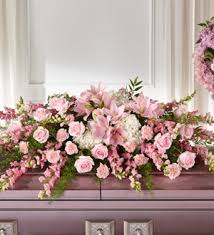 We deliver to funeral homes and cemeteries, traditional chinese funeral flower tributes. Rembrandt Florist At Restland The Ftd Life Remembrance Casket Spray Dallas Tx 75243 Ftd Florist Flower And Gift Delivery