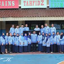 Artikel ini perlu diwikifikasi agar memenuhi standar kualitas wikipedia. Smp Negeri 226 Jakarta Home Facebook