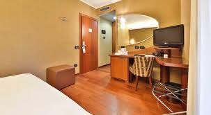 Best western hotel madison enjoys a superb central location close to everything that milan has to offer. Hotel In Milan Bw Hotel Madison Milan