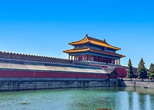 Why Is It called the Forbidden City? Being Used to Forbid Commons