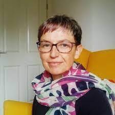 Melanie Bain's Instagram, Twitter & Facebook