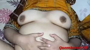 Desi Moti Bhabhi Ko Dever Na Acha Se Satisfied Kiya - Hot and Sexy Indian  Bhabhi and Dever Porn Sex Video | xHamster