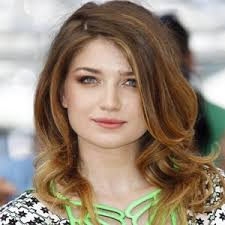Eve hewson (born 7 july 1991) is an irish actress who plays lucy elkins on the knick. Eve Hewson Biography Age Height Weight Family Wiki More