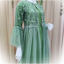 Hem, menyambung ulasan sebelumnya terkait dengan baju dress panjang dan baju gamis apa bedanya. Harga Lamaran Kebaya Terbaru Juni 2021 Biggo Indonesia