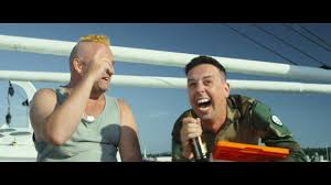 Outdoor lover, especially if it involves a rowing boat, a bike, or a pair of trainers!! Tiro E Queda Com Eduardo Madeira E Manuel Marques 29 De Novembro Nos Cinemas Youtube
