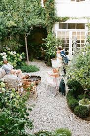 Hinterhof Und Kleiner Garten Mit Stil Garten Hinterhof Kleiner Kleiner Garten Garten Garten Design