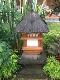Indonesian Garden Lamp I Ve Managed To Get My Hands On 3 Different Styles Luv Them Balinese Garden Garden Lamps Bali Garden