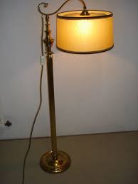 Alte Stehlampe Bodenstehlampe Messing E27 Pergamentschirm Stehlampe Lampe Lampentisch
