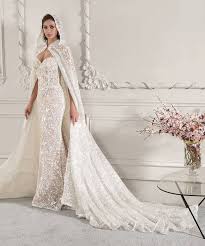 Rien de plus beau qu'un mariage sous les flocons. Robe De Mariee Hiver Mariee Fr
