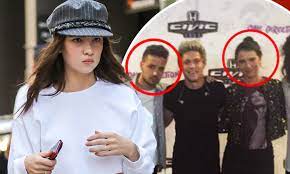 Liam payne's fiancée maya henry proudly flashes her giant diamond ring. Liam Payne First Met Girlfriend Maya Henry When She Was Just 15 Daily Mail Online