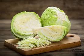 La verza, brassica orolacea sabauda, anche chiamata cavolo verza o cavolo di milano fa' parte della famiglia dei cavoli insieme al cavolfiore, al cavolo cappuccio verde e a quello rosso, ai cavoletti di bruxelles, , ai cavoli cinesi e ai broccoli. Come Cucinare La Verza Consigli E Ricette Fidelity Cucina