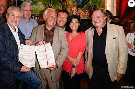 He is an actor and writer, known for douce enquête sur la violence (1982), les années lycée (1995) and l'odyssée de l'étrange (1995). Claude Lelouch Marcel Campion Anne Hidalgo Jean Luc Reichmann Et Jacques Pradel A L Inauguration De La Fete Des Tuileries Organisee Par Caroline Barclay Le 2 Purepeople