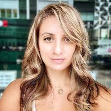 One Page Love Story: Share The Love: Walls, Rich, Roy, Deanna, Ernst, Dee,  Robinson, Sarah, Mackler-Paternostro, Ashley, Lavelle, Dori, Antholis,  Diana, Schutz, E.H., Wallock, Daniel, Peralta, Samuel: 9780991376216:  Amazon.com: Books