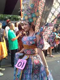 Contohnya, untuk orang yang kurus akan cocok menggunakan baju model empire. Kostum Karnaval Unik Murah Meriah Cetar Dan Membahana