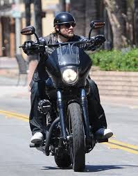Harley davidson ürünleri cazip indirimlerle morhipo'da! Charlie Hunnam Photostream Sons Of Anarchy Sons Of Anarchy Mc Anarchy