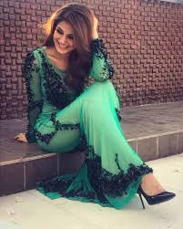 Jennifer Winget Biography Age Family Net Worth In 2020 Jennifer Winget Fashion Bollywood Actress