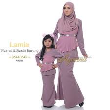Walaupun riau & pahang adalah 2 buah negeri yang berjauhan, perhubungan politik dan sosial budaya yang terjalin sewaktu zaman kerajaan melayu melaka terserlah dengan terciptanya potongan. Baju Kurung Moden 2018