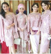 Inspirasi modis pembahasan kebaya modern tentang 44+ ide terkini kebaya modern hijab duyung adalah 100 inspirasi baju kebaya modern 2019 terbaru dan model kebaya modern lainnya abu abu duyung anda juga bisa membuat gaun kebaya dengan model payung pada bagian. Model Baju Kebaya Brokat Non Muslim Hijabfest