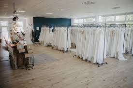 Große auswahl an brautkleider, hochzeitsanzuege und accessoires ! Spitzenliebe Der Brautladen In Grundau Im Herzen Des Mkk