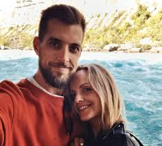 Gonzalez's also landed the lead in showtime 's original series, resurrection blvd. Mena Suvari Announces She S Pregnant With First Child 9celebrity
