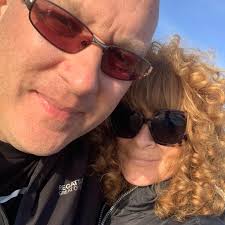 I'm looking for some birthday cupcakes to be made for collection