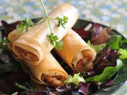 Decouvrez Notre Recette Facile Et Rapide De Nems Au Poulet Sur Cuisine Actuelle Retrouvez Les Etapes De Preparation Recette Nems Recette Recettes De Cuisine