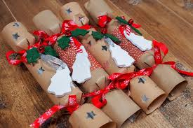 The best christmas crackers 2020. Make Your Own Homemade Christmas Crackers Mum In The Madhouse