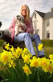Bonnie tyler, best known for 1980s hits such as total eclipse of the heart, it's a heartache and holding out for a hero, described being chosen as 'an honour'. Pin By Genevieve Arterburn On Bonnie Tyler Is My Idol Bonnie Tyler Pop Rock Music Bonnie