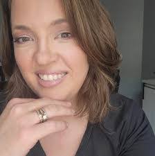 Debra Diers's Instagram, Twitter & Facebook