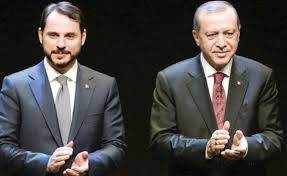 Anadolu üniversitesi kamu yönetimi bölümü'nde lisansını, selcuk üniversitesi uluslararası i̇lişkiler'de yüksek lisansını tamamladı. Levent Gultekin Den Damat Albayrak Ile Erdogan Baristi Iddiasi
