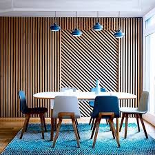 So Porque Achei Lindo Lindo Ripado Em Madeira Com Padrao Diagonal Na Porta E Detalhes Minimalist Dining Room Scandinavian Dining Room Beautiful Dining Rooms