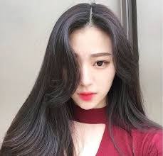 Ashley Haxton's Instagram, Twitter & Facebook