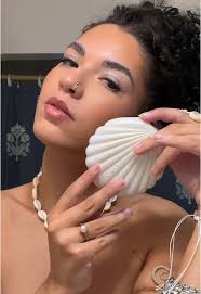 @EcoTools Sea of Gems Collection 🫧🐚 this gorgeous collection is inspired  by the different oceans and beaches all over w/ 100% recyclable plastic to  save not only our marine friends but our environment ...