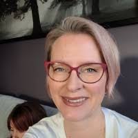 Nina Abel's Instagram, Twitter & Facebook