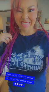 Heidi Rand's Instagram, Twitter & Facebook