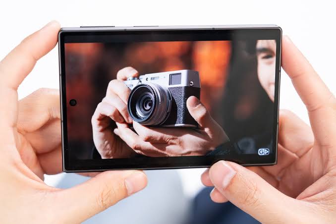 Fold 8 Camera