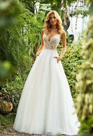 Maybe you would like to learn more about one of these? Sposabella Brautkleider Kollektion Brautmode Glamour Ihr Spezialist Fur Brautkleider In Chemnitz Brautmode Kleider Hochzeit Braut