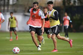 Maybe you would like to learn more about one of these? Fotos La Presentacion Oficial De Emiliano Amor Como Refuerzo De Colo Colo Alairelibre Cl