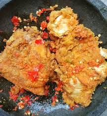 Untuk sambal ayam geprek sebenarnya tidak harus menggunakan olahan sambal yang saya sebutkan tadi. Resepi Ayam Penyet Ibu Ruth Bahanresepi Hestiro Com