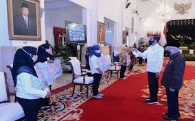 Catat Ini Cara Dan Syarat Untuk Dapat Bantuan Umkm Rp2 4 Juta Ekonomi Bisnis Com