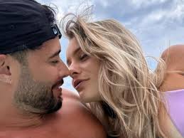 Après avoir tourné la page de son mariage avec Anthony, Laury de la saison  9 de Mariés au premier regard savoure un nouveau chapitre plus heureux. Ce  week-end, la jeune femme trépigne