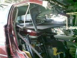 Tidak ketinggalan bahawa banyak kedai pembaikan kenderaan ditutup pada hari lebaran. Car Halfcut Shop For Second Hand Parts Kedai Potong