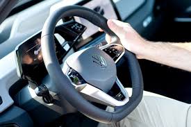 With this method, your right or left hand. 9kxzh1zf4huy4m