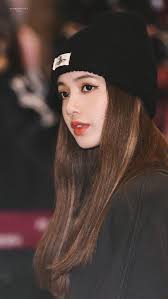 Top K Pop Idols That Have Resting Face Lalisa Manoban Lisa Blackpink Wallpaper Blackpink Lisa