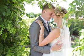 Upbeat photography for offbeat couples. Northwest Indiana Wedding Photographer