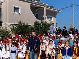 Η βουλή τηλεόραση είναι ο τηλεοπτικός σταθμός της βουλής των ελλήνων. Ayth Thn Kyriakh Afierwma Se Tyro Kai Tsakwnikh Dialekto Sthn Boylh Tv Kalimera Arkadia
