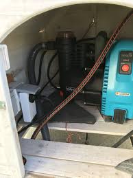 Im Hundehaus Habe Ich Eine Zweifach Steckdose Installiert Die Gardena Gartenpumpe Ist Wiederum An Eine Wlan Steckdose Angeschl Hunde Haus Hundehaus Steckdosen