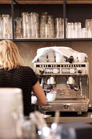 21 Gramm Neuer Kaffee Hotspot In Besonderem Interior Cafe Cafe Au Lait