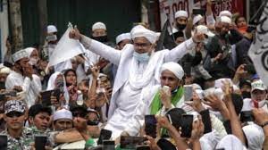 Hakim ketua khadwanto, sh yang mengadili hrs di pengadilan negeri jakarta timur telah vonis habib rizieq shihab dengan hukuman 4 tahun penjara dalam kasus swab rumah sakit ummi, bogor. Geger Muncul Poster Ajakan Bunuh Diri Massal Jelang Vonis Habib Rizieq Suara Surakarta